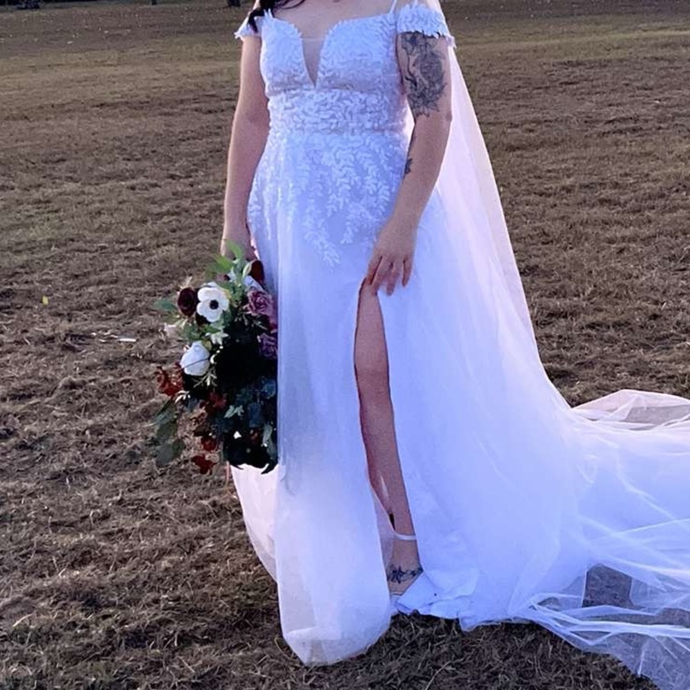 White Elegant Wedding Dress